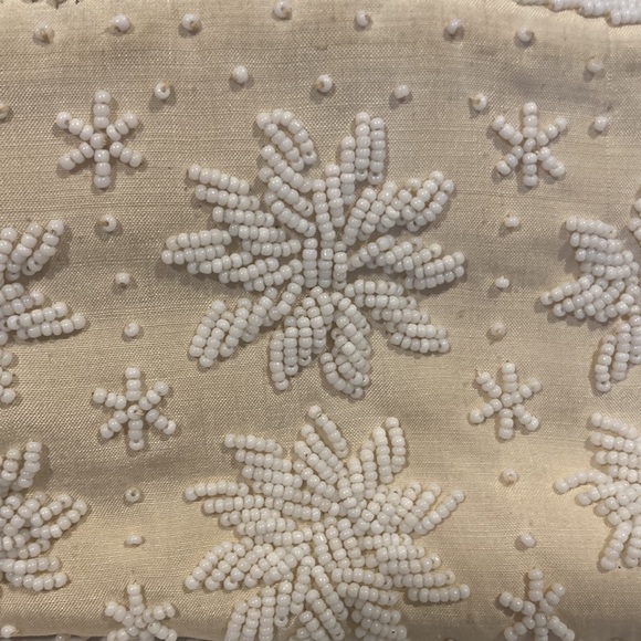MAGID Pure Silk Cream Beaded Bag with Snowflake Design from Bonwit Teller - Picture 2 of 11